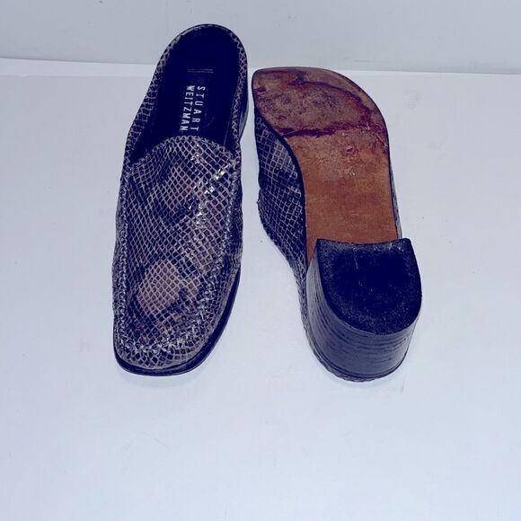 Vintage Stuart Weitzman reptile print 1.75” mules - Picture 3 of 3